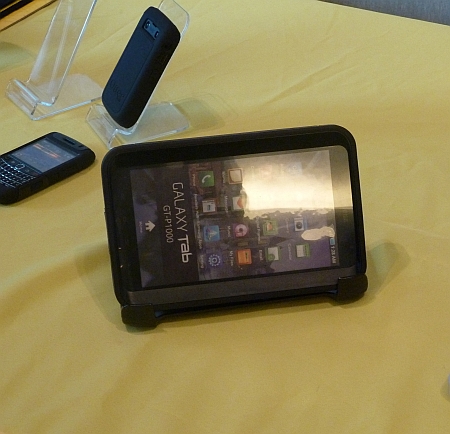 otterbox_samsung_galaxy_tablet_case_stand